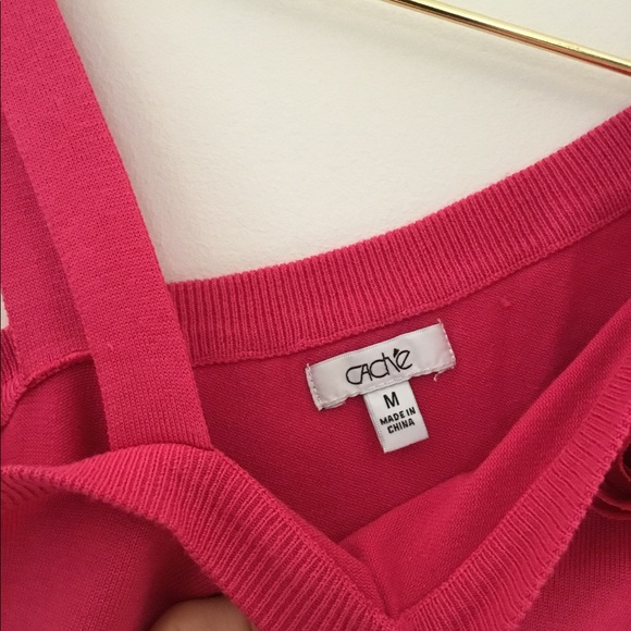 🌷Cache Open One Shoulder. Very In Style NOW 🤩 - Picture 5 of 9